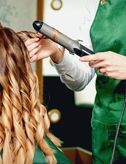 Benefits of curling wand vs curling iron