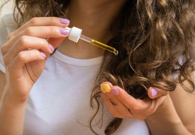 Top 10 Essential Oils For Curly Hair – Curling Diva